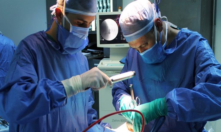 Dr Gam, Ramy Ben Salah et Dr Abidi : Top chirurgiens 2026